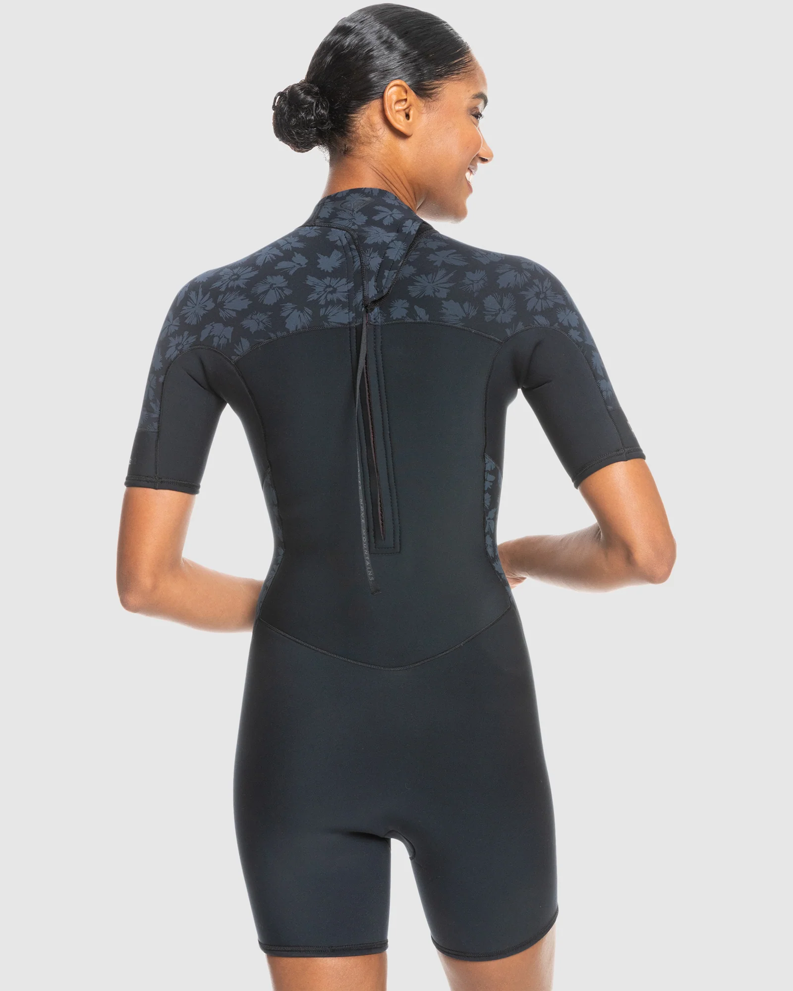 Womens 2mm Swell Series Short Sleeve Back Zip Springsuit - Image 3