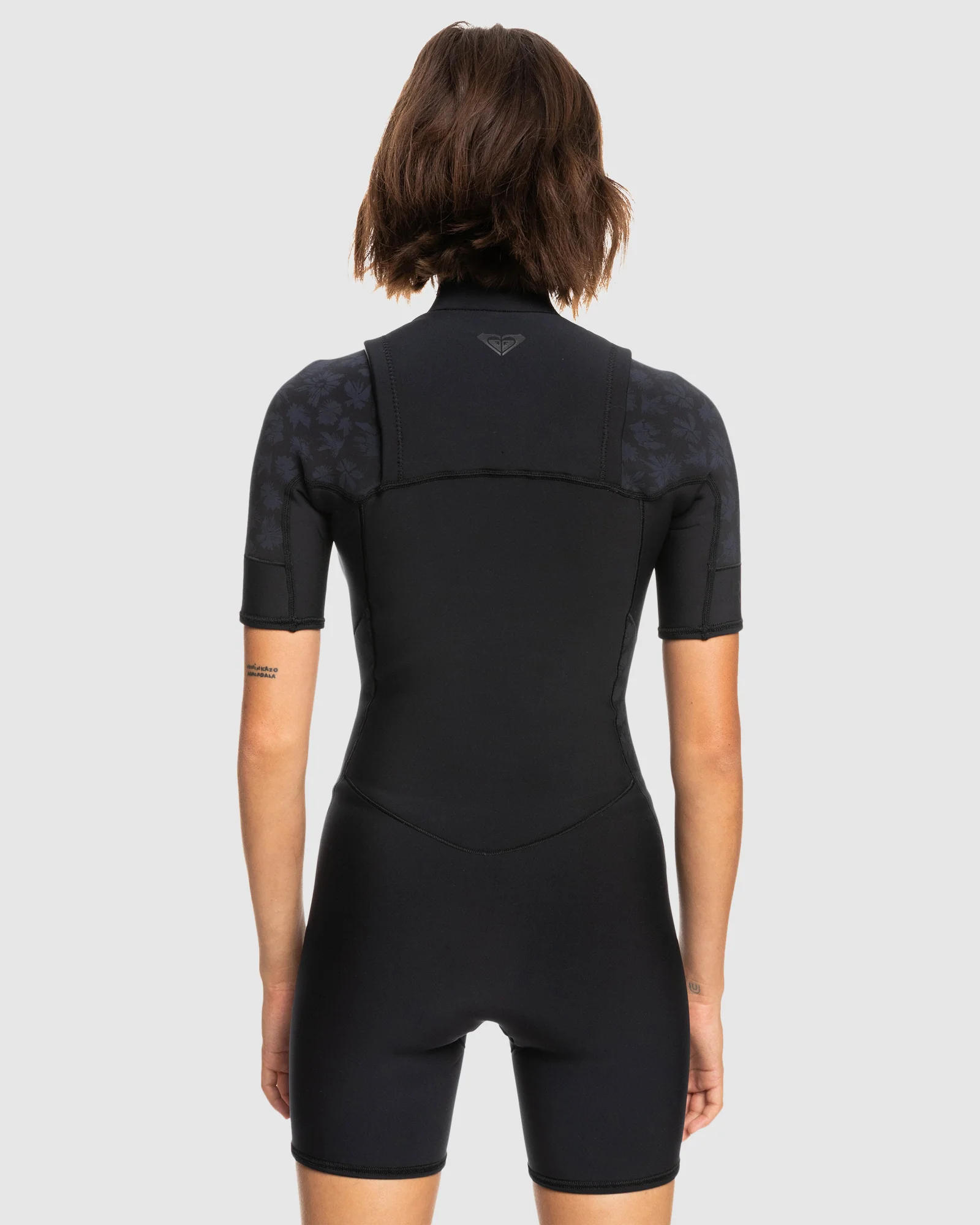 Womens 2mm Swell Series Short Sleeve Chest Zip Springsuit - Image 3