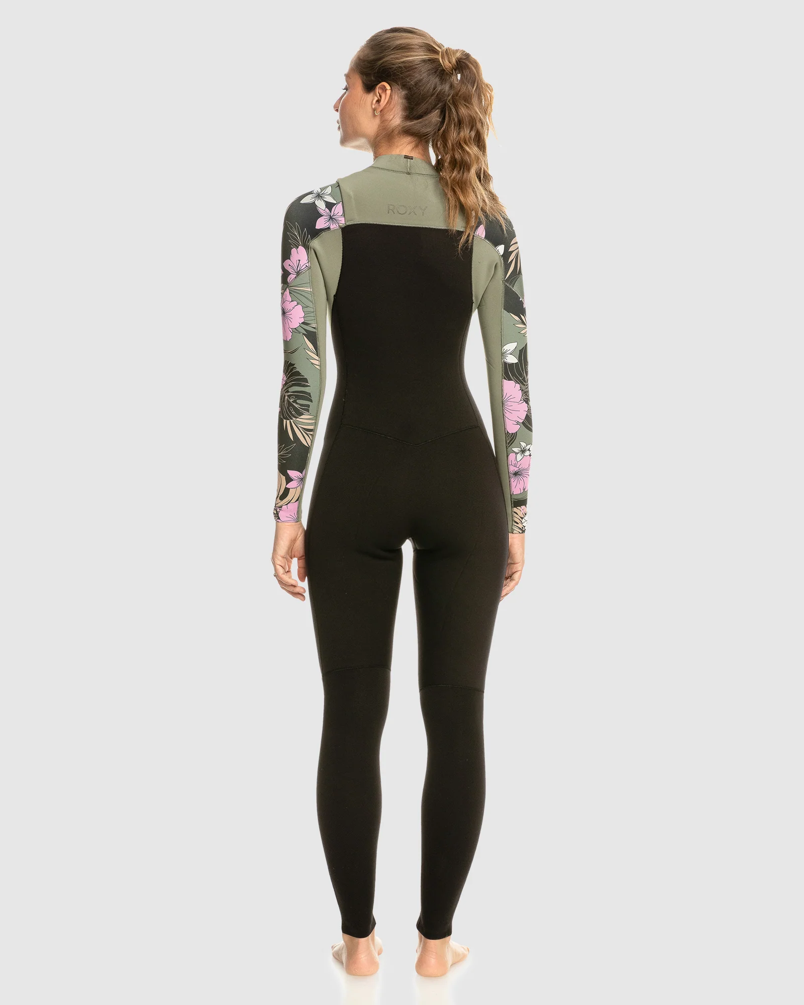 Womens 3/2mm Elite Chest Zip Wetsuit - Image 3