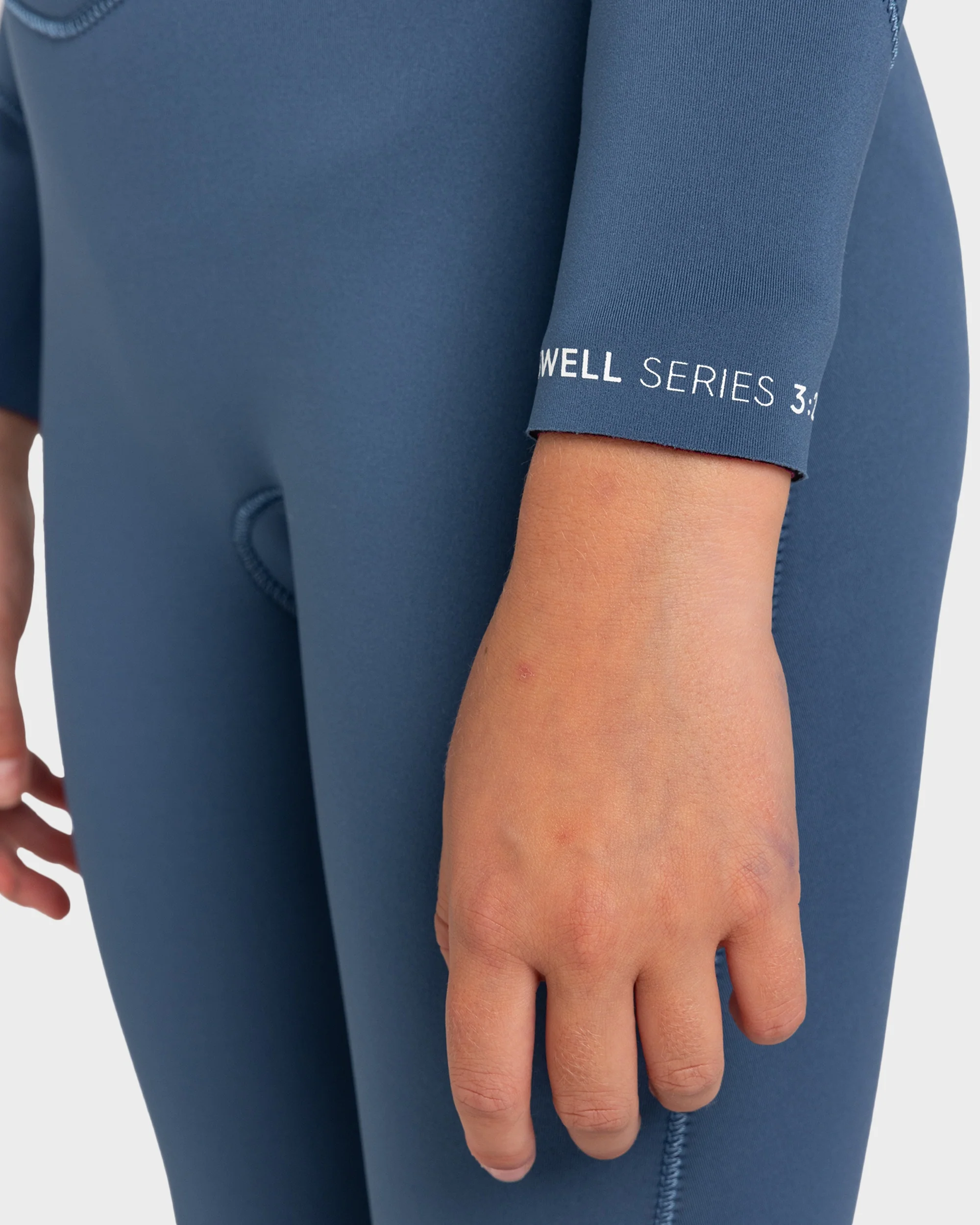 Girls 4-16 3/2mm Swell Series Back Zip Wetsuit - Image 4
