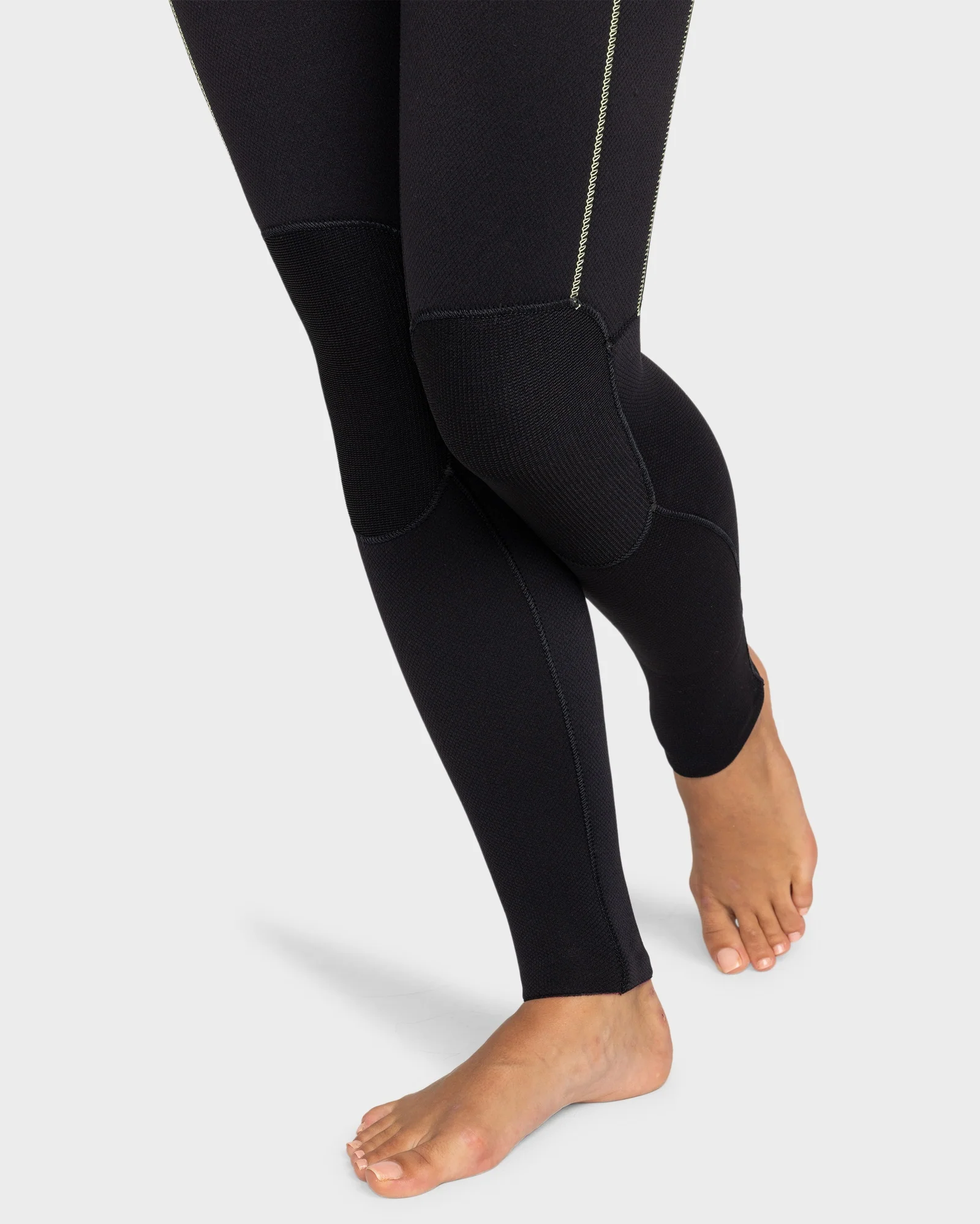 Womens 4/3 Elite XT Stretch Chestzip Wetsuit - Image 5