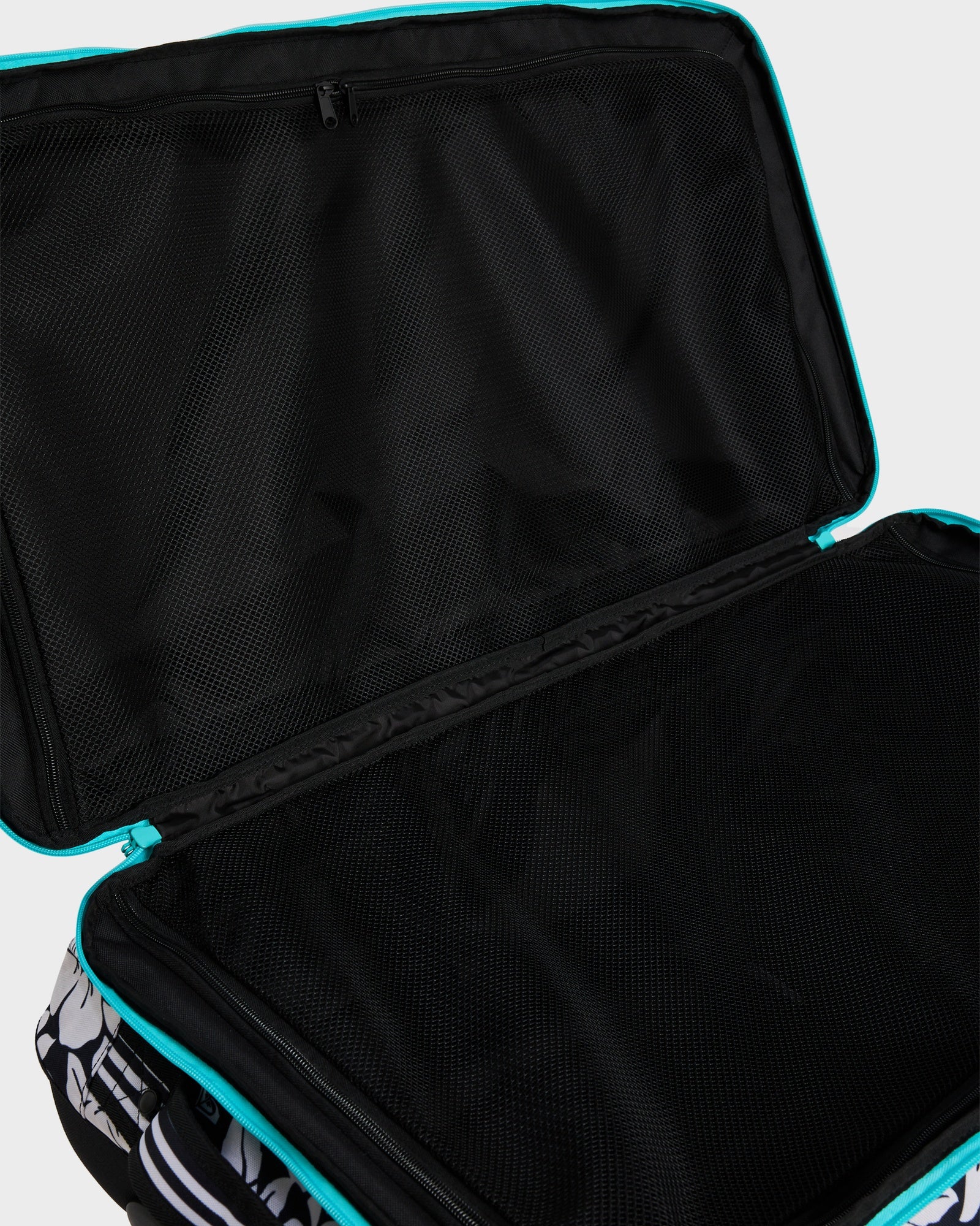 Womens Whole Souvenir 85.2L Luggage Roller - Image 4
