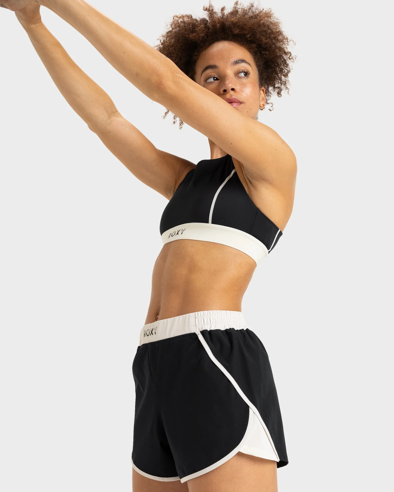 Womens Bold Moves 2.0 Shorts - Image 2