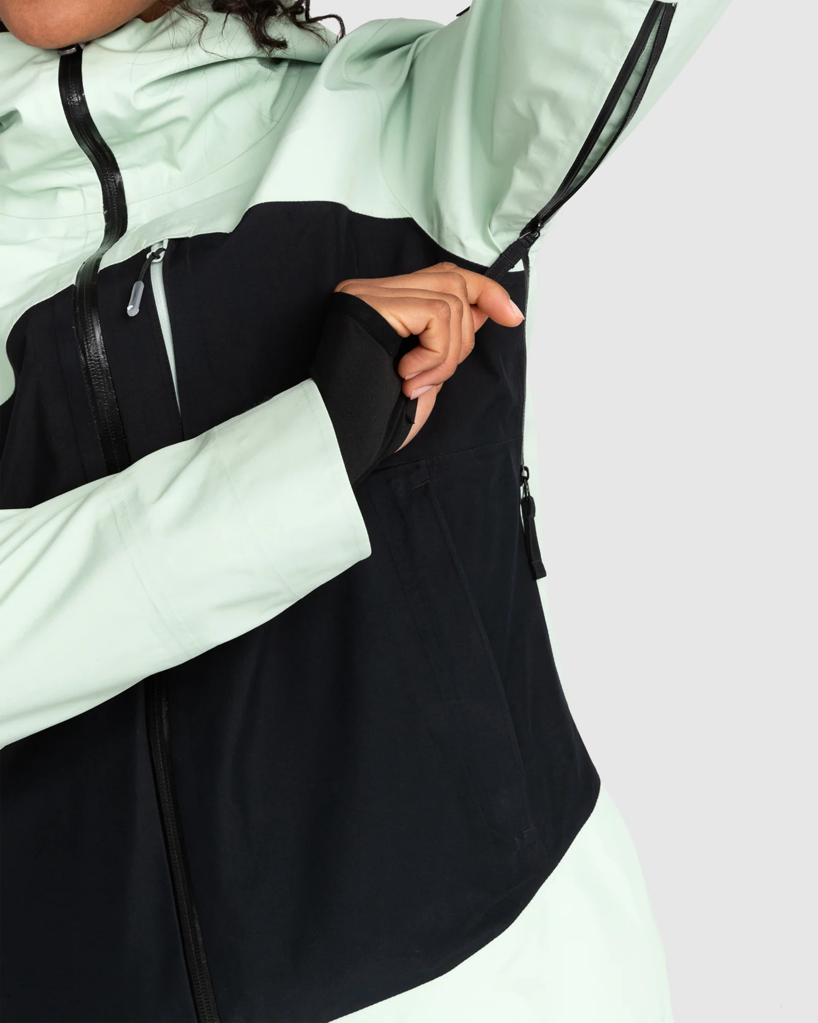 Womens Gore-Tex Lunalite 3L Snow Jacket - Image 4