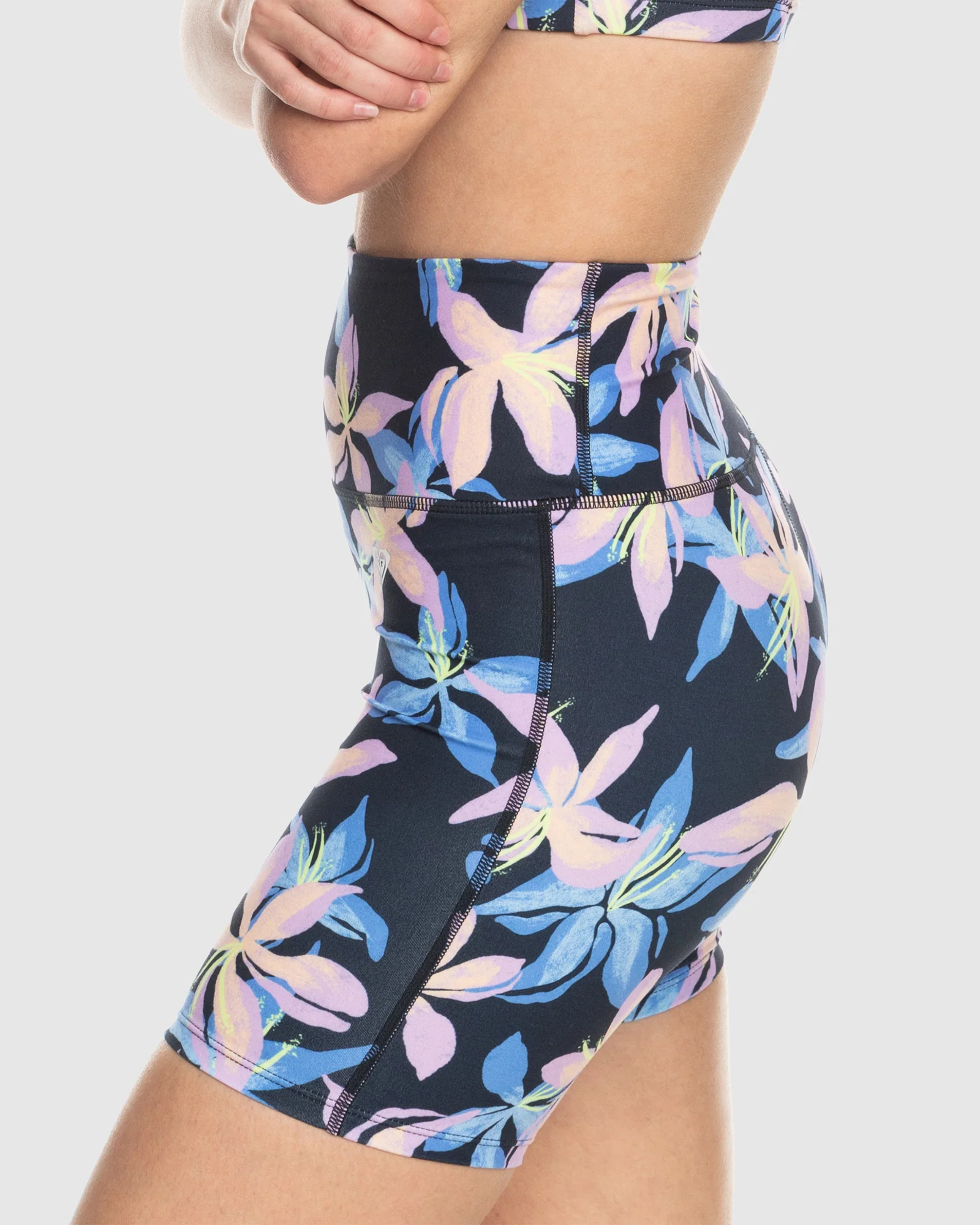 Womens Heart Into It Technical Shorts - Image 2