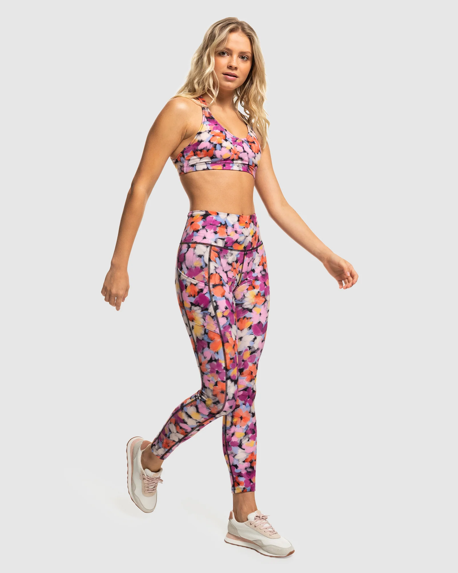 Womens Heart Into It Pt Sports Bra - Image 5