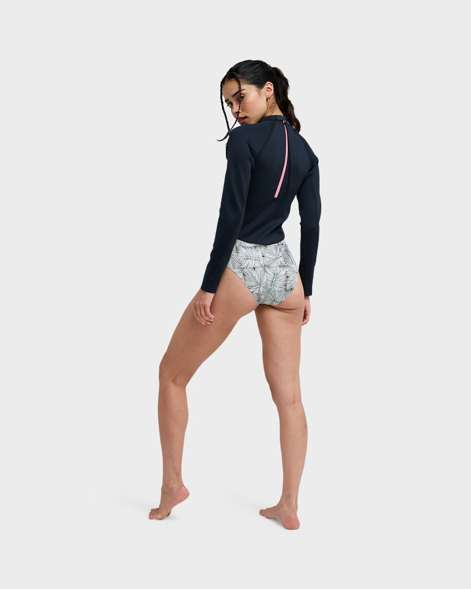 Womens Pro Surf Long Sleeve Rash Vest - Image 6