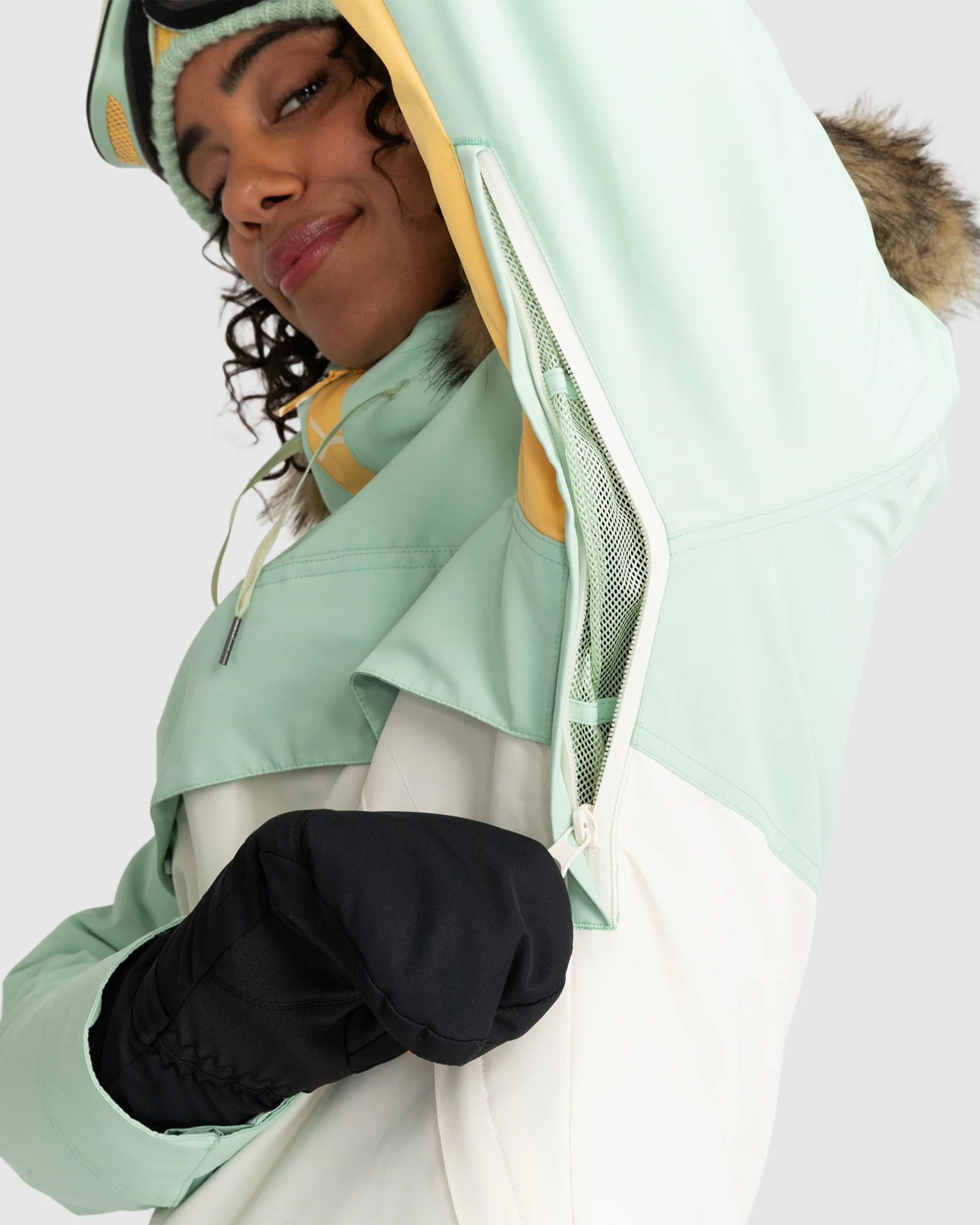Womens Shelter Snow Jacket - Image 4