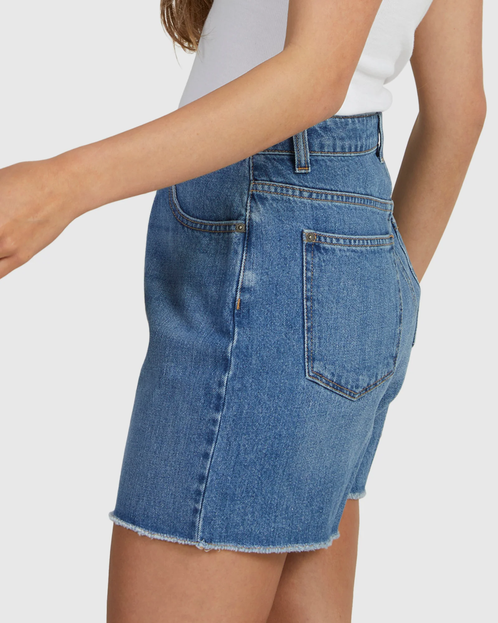 Womens Wren Mid Indigo Denim Shorts - Image 2