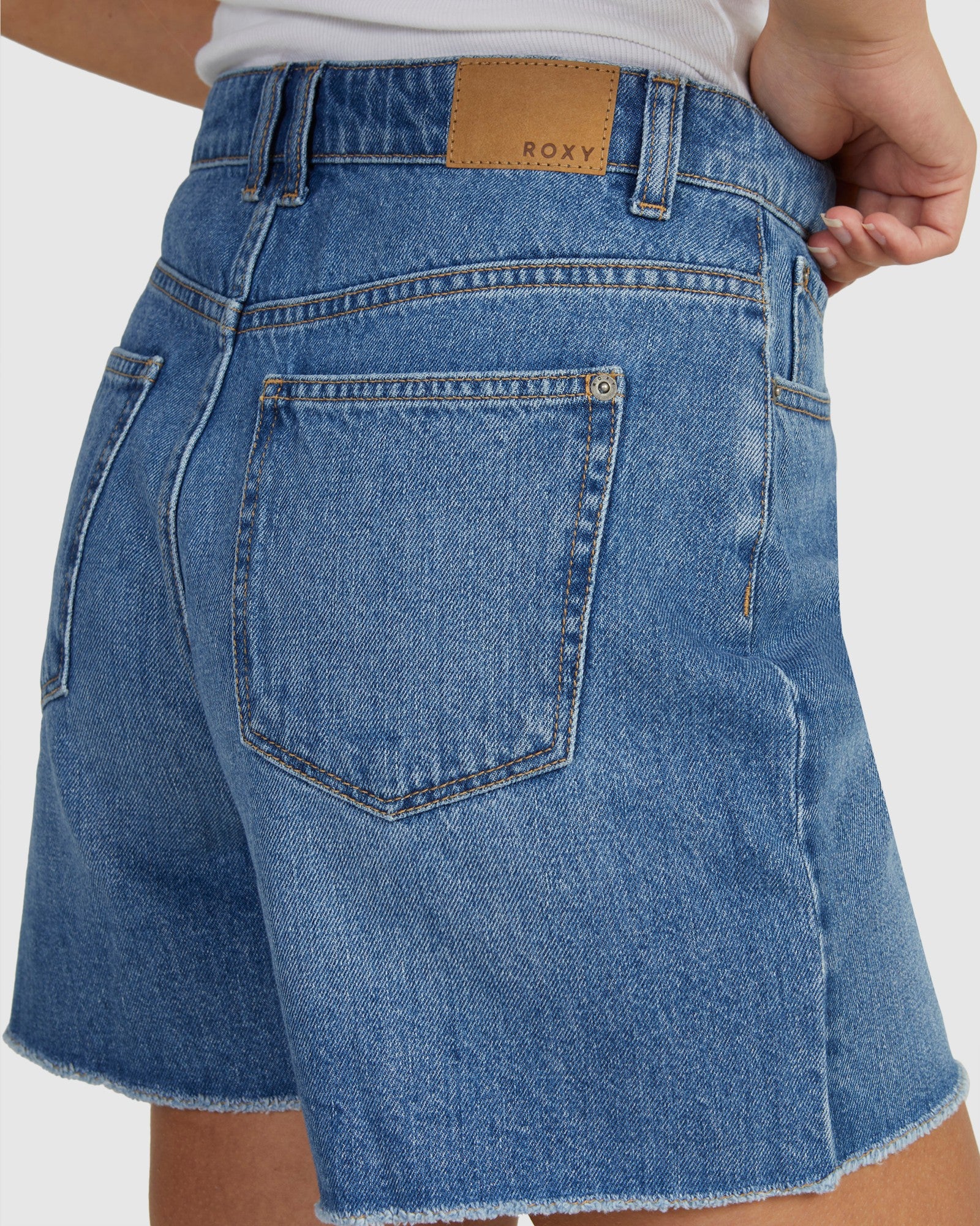 Womens Wren Mid Indigo Denim Shorts - Image 4